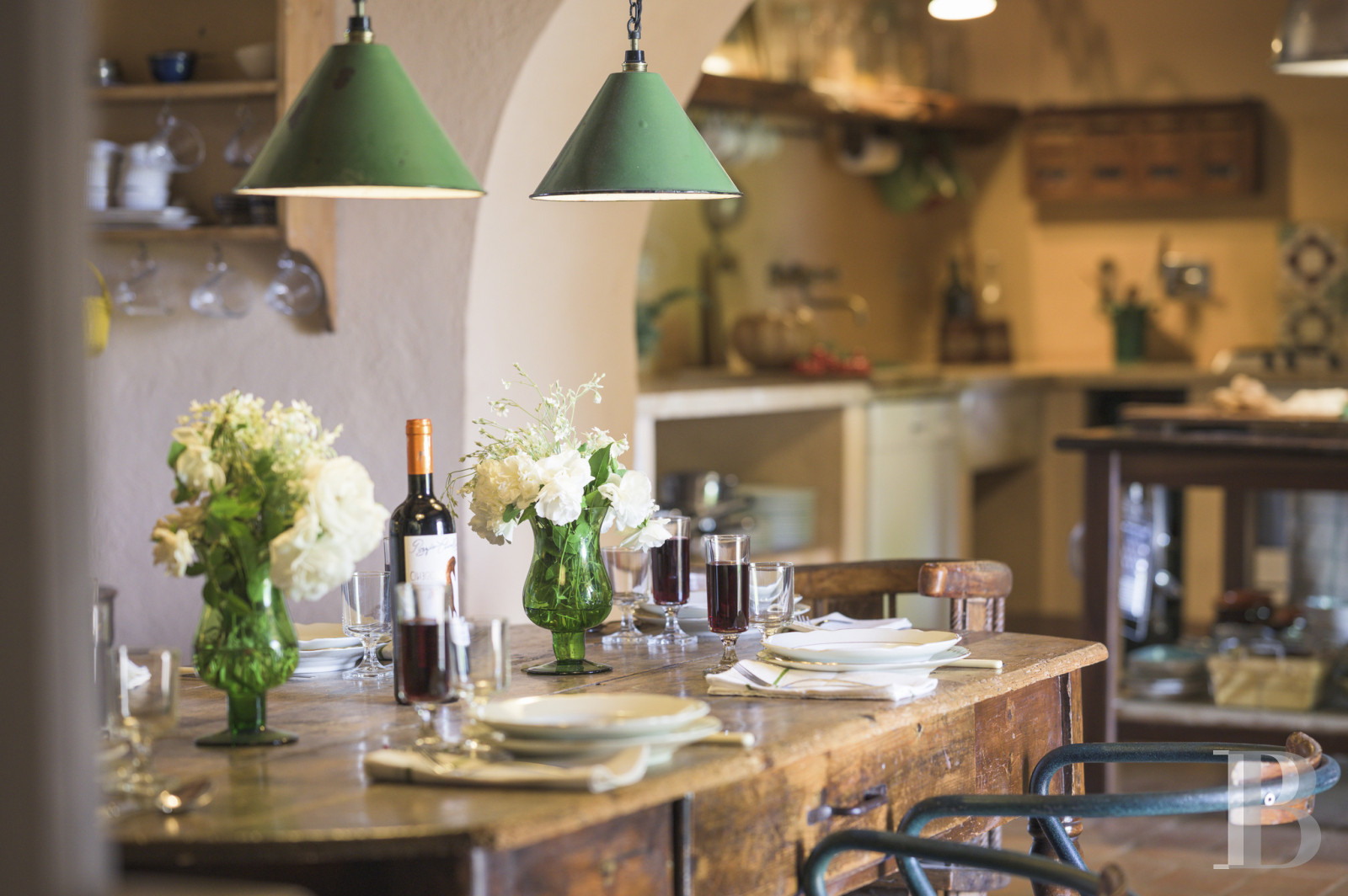 An old olive grove farmhouse restored to its former glory, overlooking the countryside in the Val d'Orcia in Tuscany - photo  n°12